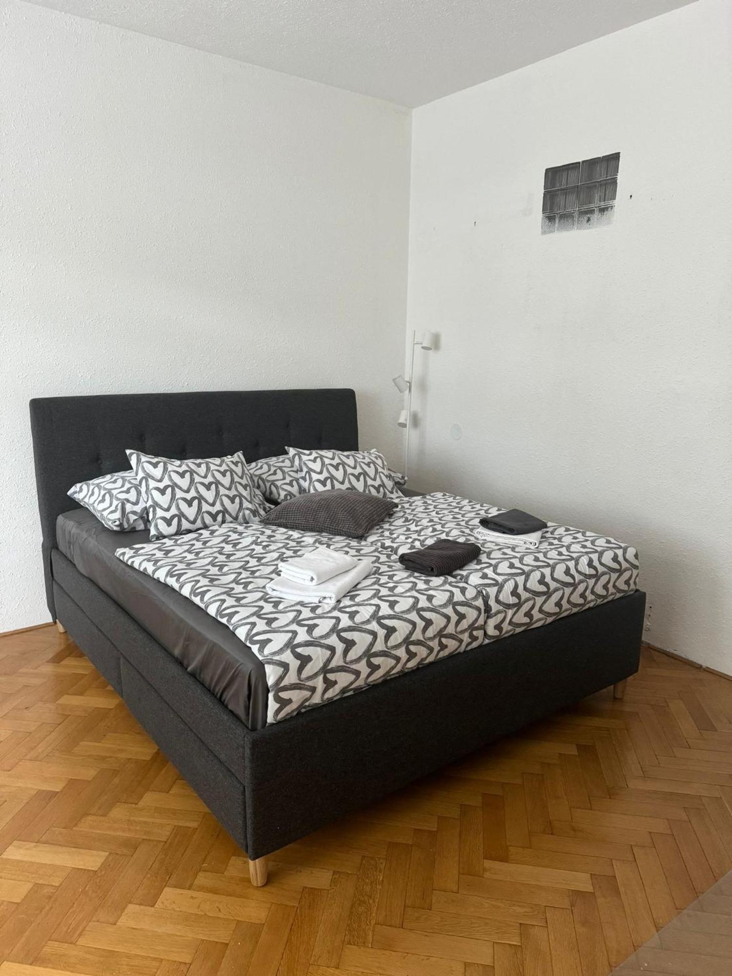 Studio Apartment Monte Bu Brno Bagian luar foto