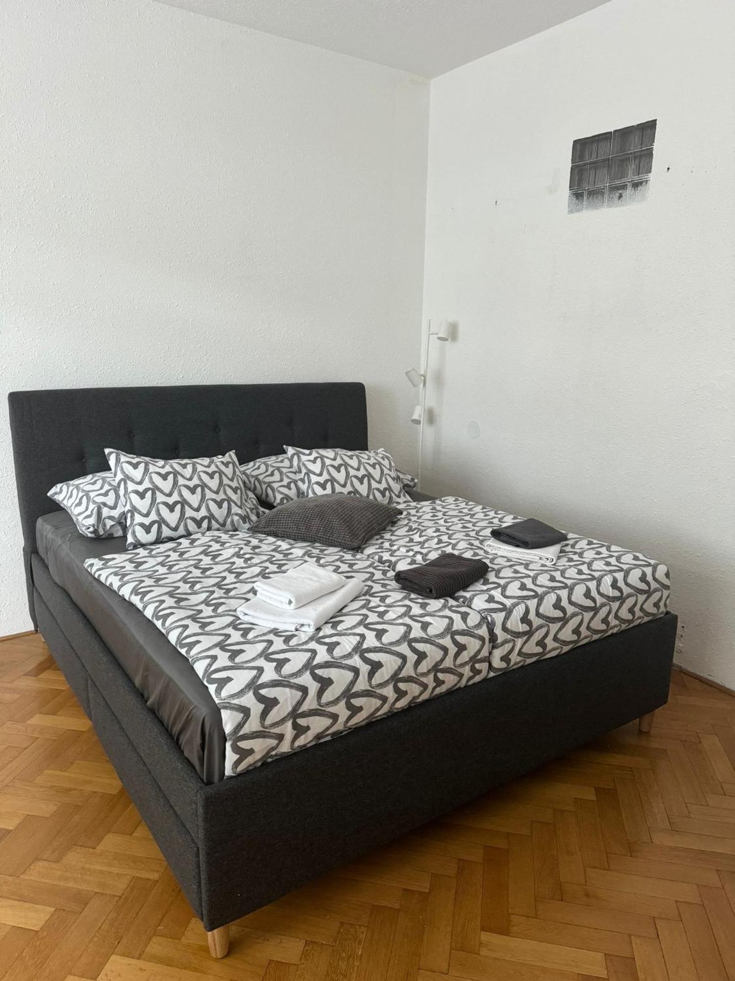 Studio Apartment Monte Bu Brno Bagian luar foto