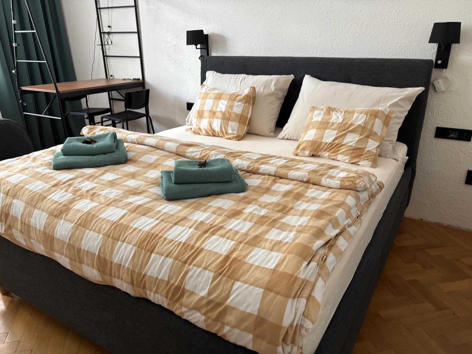 Studio Apartment Monte Bu Brno Bagian luar foto